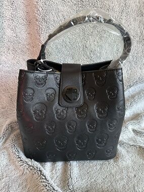 Betsey Johnson Skull Boss Bucket Black NWT